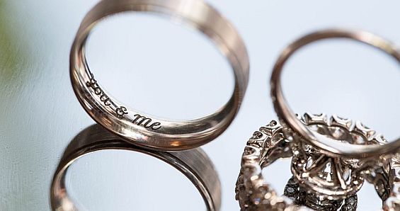Ringe und Brautschmuck